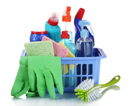 Kitchen and bathroom cleaning in a Docklands flat